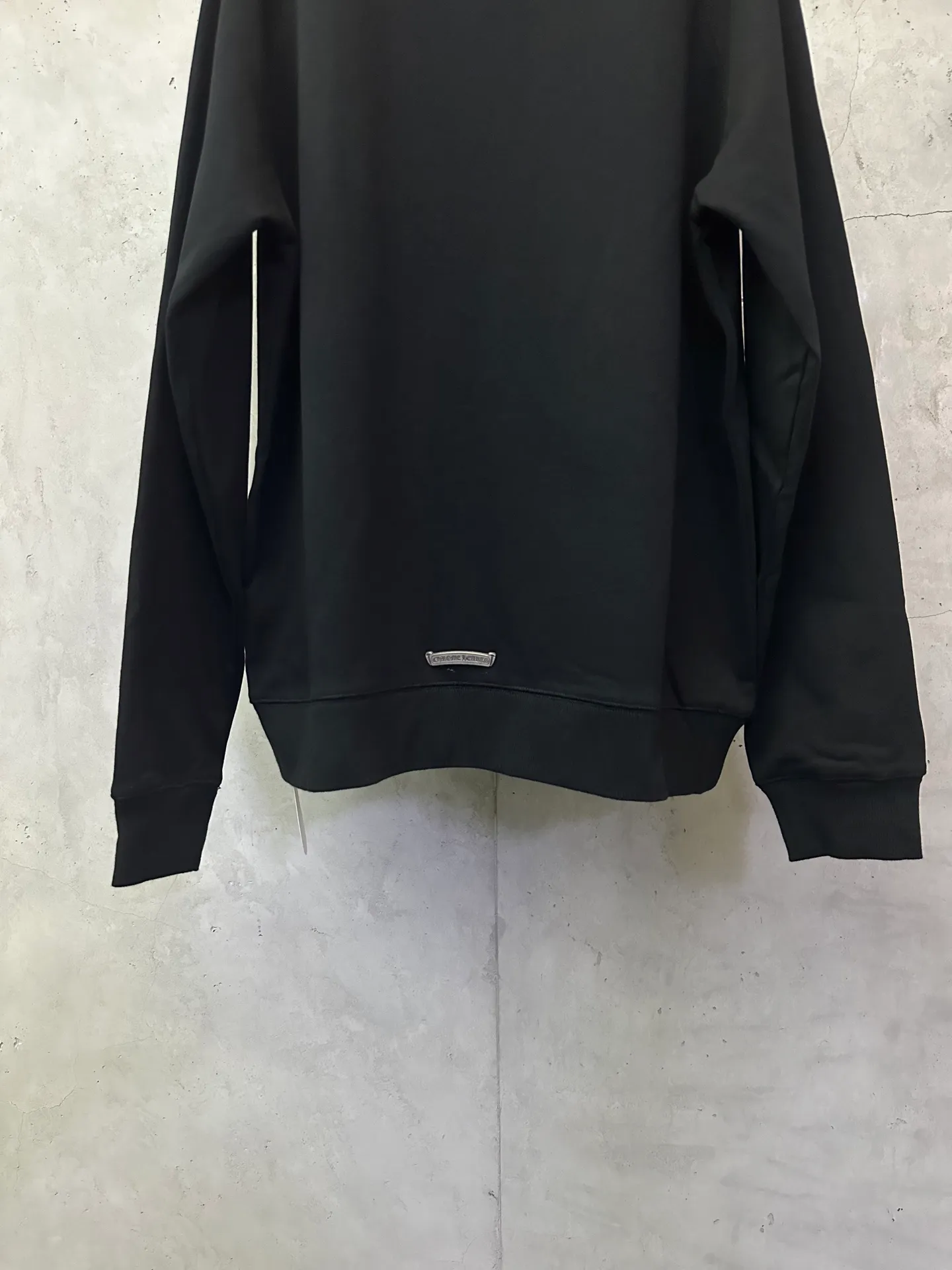 P430 Chrome Hearts Cross Embroidered Sweater Fabric: Made of 380g Korean cotton and linen sweatshirt 100% cotton Customized hardware Thread Accessories Matching version Same style for men and women -Color: Black -Size: S M L XL